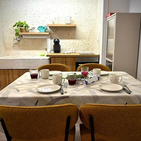 Mediterranean Terrace-newly Renovated In Center Appartement Split