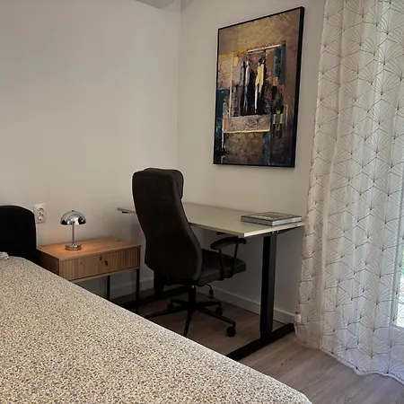 Mediterranean Terrace-newly Renovated In Center