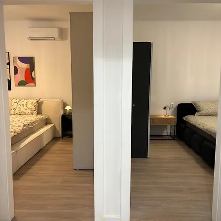 Mediterranean Terrace-newly Renovated In Center *